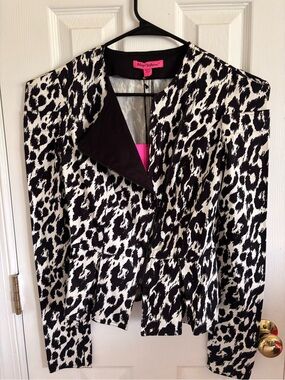 Early 2000s.Betsey Johnson Black & White Leopard Print Jacket. Size 2.